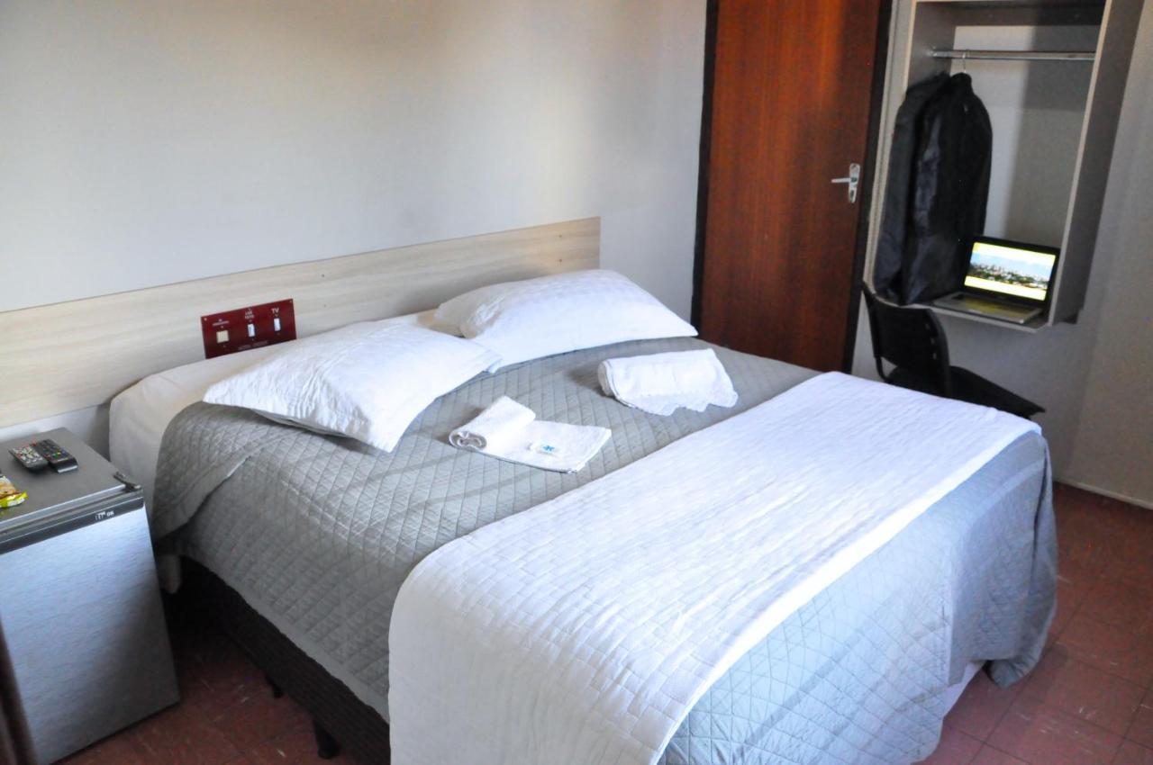 Hotel Cacula Londrina Eksteriør billede